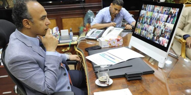 نائب محافظ المنيا يشارك في اجتماع وزير التنمية المحلية