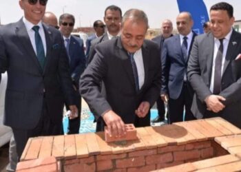 محافظ الإسماعيلية يضع حجر الأساس للتوسعات الجديدة  