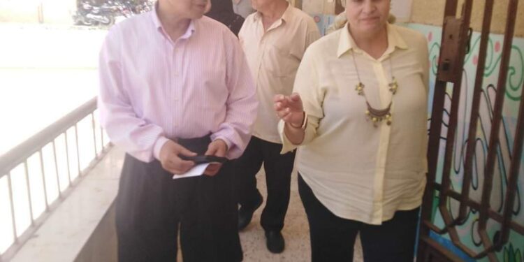 وكيل التربية والتعليم بالقليوبية تتابع  امتحانات الاعدادية