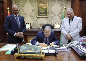 محافظ المنيا يعتمد نتيجة الشهادة الاعدادية