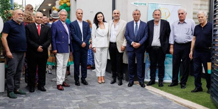 حصريا  لجريدة حكاية وطن قصة نجاح الجراح البروفيسور العالمى د.مازن الفرا ابن خانيوس برومانيا