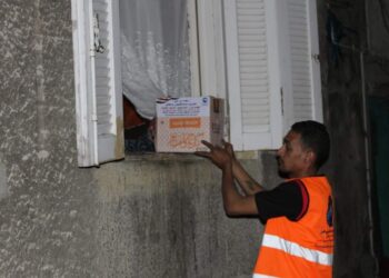 البديوي يطلق أكبر مبادرة بعنوان هدية الرئيس لتوزيع العبوات الغذائية على أهالى الجمرك والمنشية والعطارين واللبان فى الإسكندرية