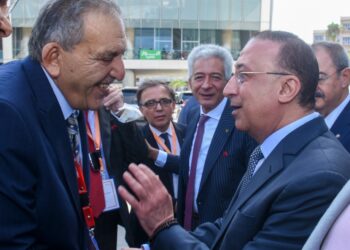 محافظ الإسكندرية يهنىء الغرفة التجارية المصرية بالإسكندرية بمناسبة حصولها على جائزة أفضل غرفة في العالم لعام 2023