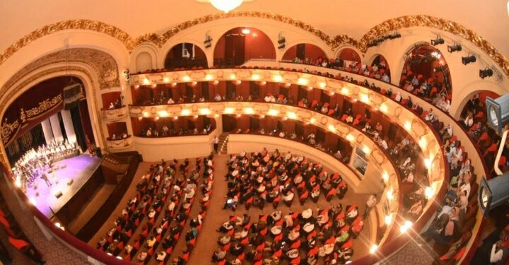 نافذة تطل على الحضارة