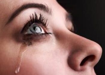 لماذا تبكي النساء 