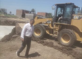 إزالة 20 حالة تعد بالبناء على الأراضي الزراعية بالمنيا