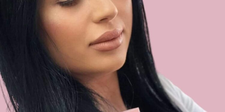 باميلا الكاشي فخر النساء اللبنانيات