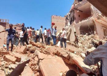 متابعه لحادث سقوط عماره بمدينة رشيد بالبحيرة  بالأسماء.. مصرع 2 وإصابة 9 أشخاص في حادث انهي