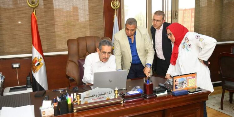 محافظ الغربية يجتمع مع هيئة الطرق