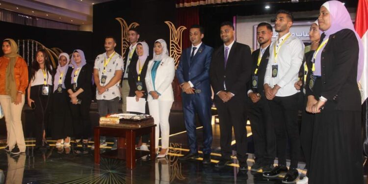 الشباب والتحديات أحلم بأشياء تستطيع تحقيقها