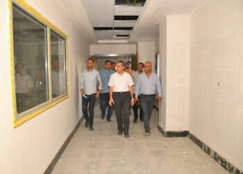 محافظ الغربية يتفقد مستشفتي طنطا العام والأورام الجديد