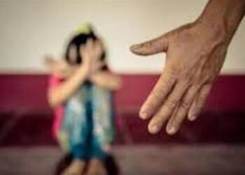 العثور علي طفلة صغيره بجسدها إثر تعذيب بقنا