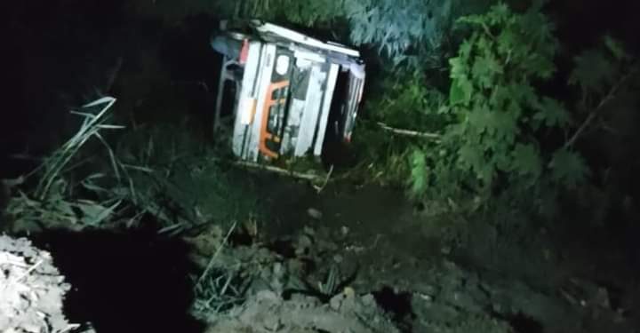 متابعة لحادث اصابة 16شخص إثر انقلاب سيارة ميكروباص داخل ترعة