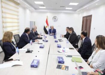 وزير التعليم العالي يتابع منظومة العمل بمراكز التميز بجامعتي القاهرة والإسكندرية  –