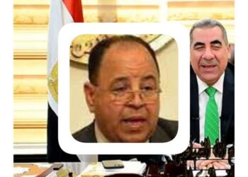 فخامة الرئيس يعمل ليلآ ونهارآ من أجل إزالة العقبات لجذب الإستثمار والمستثمرين وعلى النقيض تفعل مصلحة الضرائب