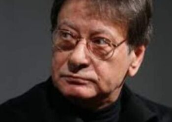 شاعر الثورة والحب.. محمود درويش