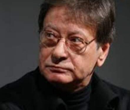 شاعر الثورة والحب.. محمود درويش