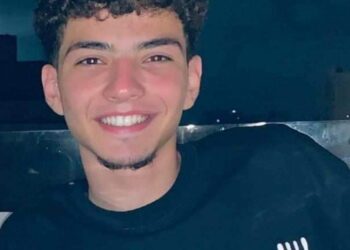 المبالغة في التواضع