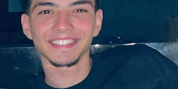 المبالغة في التواضع