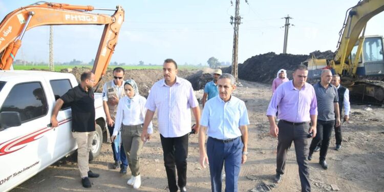 رحمي يتفقد مشروعات الرصف والتطوير بكفر الزيات والمحلة