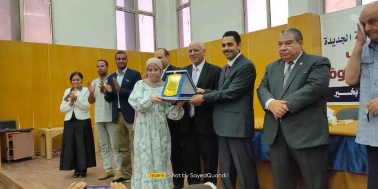 جهاز مدينة النوبارية الجديدة يكرم الطلاب المتفوقين بالمدينة