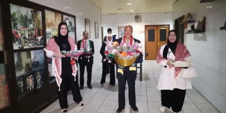 حملة بسمة أمل ” 2 ” تكرم رجال إطفاء مركز حولي بدولة الكويت