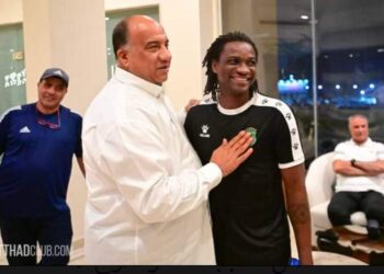 مصيلحي يجتمع باللاعبين داخل المعسكر المغلق للدعم والتحفيز قبل إنطلاق المسابقة