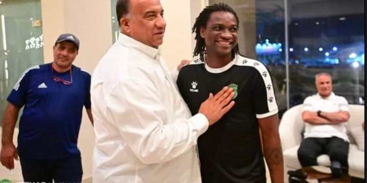 مصيلحي يجتمع باللاعبين داخل المعسكر المغلق للدعم والتحفيز قبل إنطلاق المسابقة