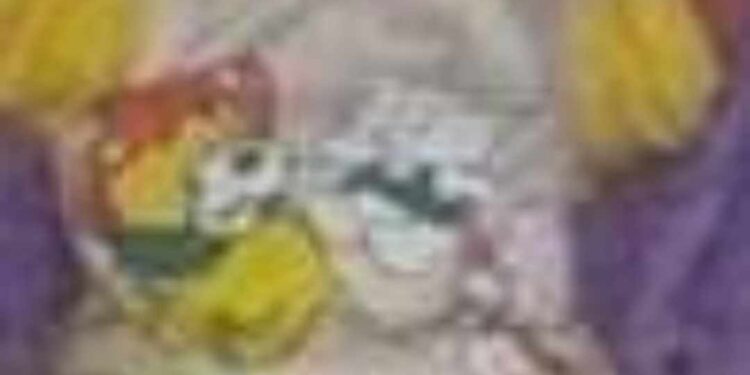 طفل بالحبل السري ملقي إمام مسجد بطهطا