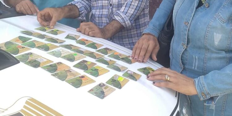 عاااااجل ضبط بطاقات تموينية بأحد المخابز البلدية