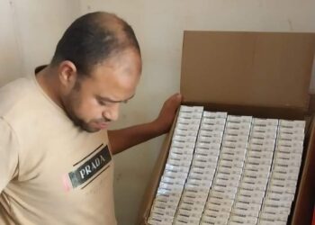 تموين العجمى” ضبط تروسيكل لتجميع السجائر