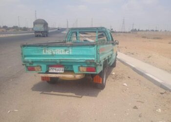 إصابة 21 شخص في تصادم سيارة وجرار زراعي بوصلة ابو سلطان 