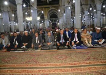 محافظ الغربية يؤدي صلاة المغرب ويشهد الإحتفال بذكرى ميلاد سيد الخلق أجمعين