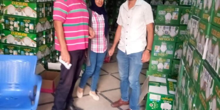 الغش التجارى ضبط مخزن لمبات و كشافات ليد بدون ترخيص