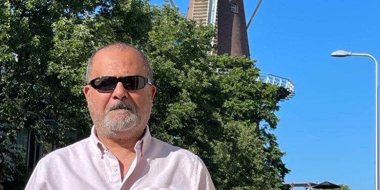 حوار مع طائر مهاجر