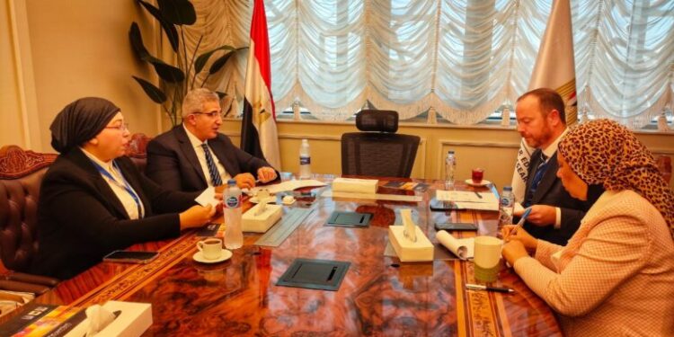 الأمين العام المجلس الأعلى للجامعات يبحث تعزيز التعاون العلمي مع وفد بريطاني