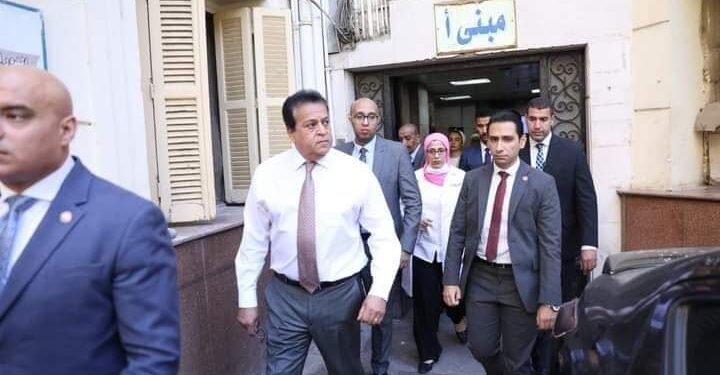 وزير الصحة يفاجئ ويتفقد مستشفى الجلاء التعليمي