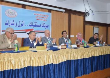 بين دروس الماضي وتحديات المستقبل محاضرة للكاتب الصحفي أيمن عبد المجيد