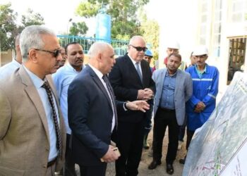محافظ قنا ينهي أزمات انقطاع المياة المتكررة بالعاصمة بإفتتاح خط طرد الصرف الصحى الإحتياطى 