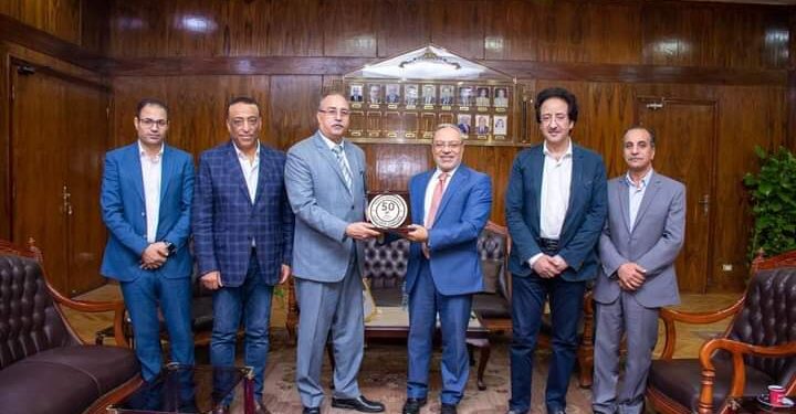 رئيس جامعة طنطا يستقبل وفد لجنة نقابة الصحفيين بالغربية