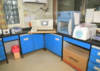 محافظ الغربية يجري جولة تفقدية للمستشفى العام والرمد ومركز الاسعاف الرئيسي بزفتي