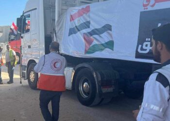 قام الهلال_الأحمر_المصري اليوم بإدخال معونات إغاثية لقطاع غزة