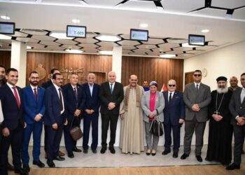 محافظ قنا يشهد إفتتاح فرع بنك مصر بمجمع الألومنيوم