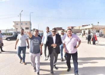 جولة تفقدية لشعيب بالشارع الرئيسي لمدخل ك7 بمطروح