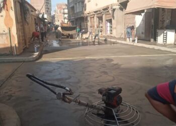 محافظ الغربية يتابع أعمال الرصف والتطوير بسوق منشية عبد المنعم رياض بالمحلة الكبرى