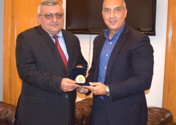 سفير أرمينيا يزور غرفة القاهرة