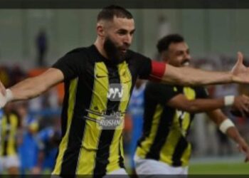 إنفجار بنزيما مهاجم اتحاد جدة بعد رحيل  سانتوس 