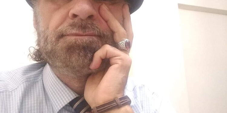 تابوت أم صندوق ؟