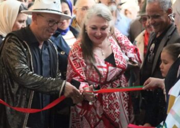 تخليد الذكرى المجيدتين للمسيرة الخضراء والاستقلال بالمغرب