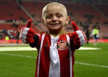 السخرية من طفل ميت تلقي بمشجع انجليزي في السجن وتفقده وظيفته 